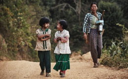 [스토리] 미얀마 공익 사진전 “민들레 꽃씨를 불었습니다”