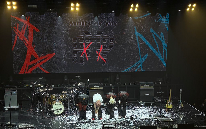 AxMxP Inside the Paradox 쇼케이스 LOVE FNC  캠페인 부스